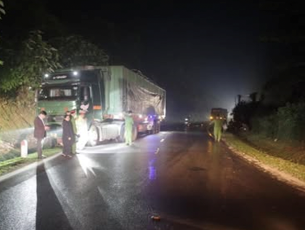 Nguyên nhân vụ tai nạn giao thông trên QL6 khiến nạn nhân 12 tuổi tử vong