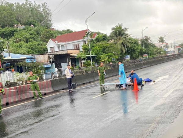 Truy tìm phương tiện bỏ chạy sau tai nạn khiến một người tử vong trên QL1 qua Phú Yên