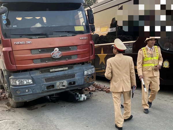 Xác định nguyên nhân khiến nam sinh tử vong dưới gầm xe tải ở Chương Mỹ