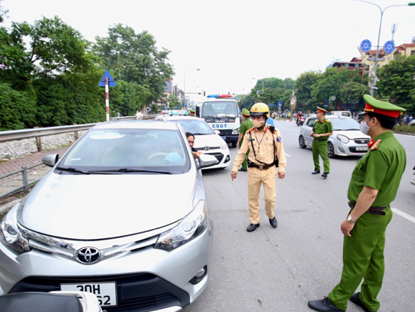 Người dân báo tin vi phạm giao thông có thể được trả đến 5 triệu đồng 