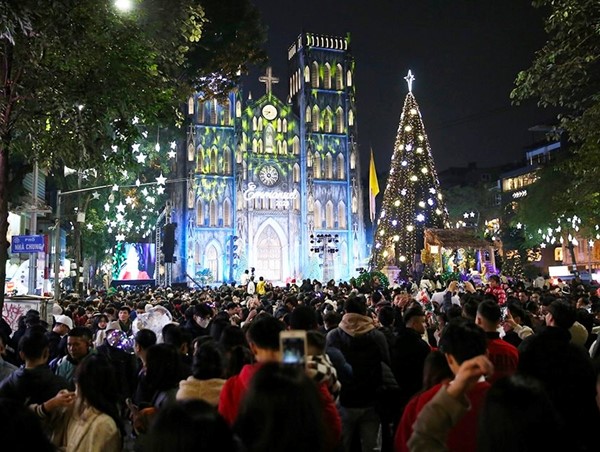 Hà Nội tạm cấm đường một số tuyến phố trong 2 ngày tổ chức Lễ Noel 2024