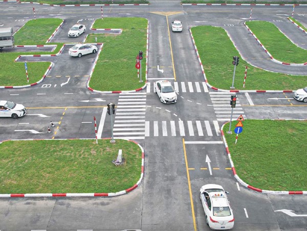 Điều kiện kinh doanh cơ sở đào tạo lái xe ô tô áp dụng từ 1/1/2025