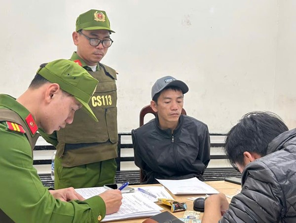 Lực lượng cảnh sát 113 phát hiện xe ô tô chứa ma túy khi tuần tra ban đêm