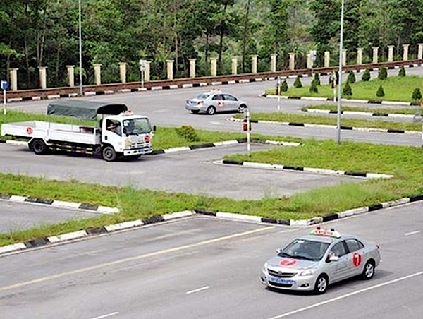 Cà Mau tạm hoãn các kỳ sát hạch lái xe