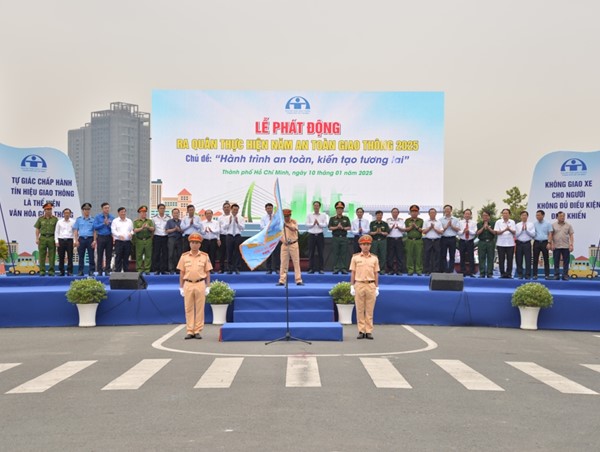 TP Hồ Chí Minh ra quân phát động năm An toàn giao thông 2025