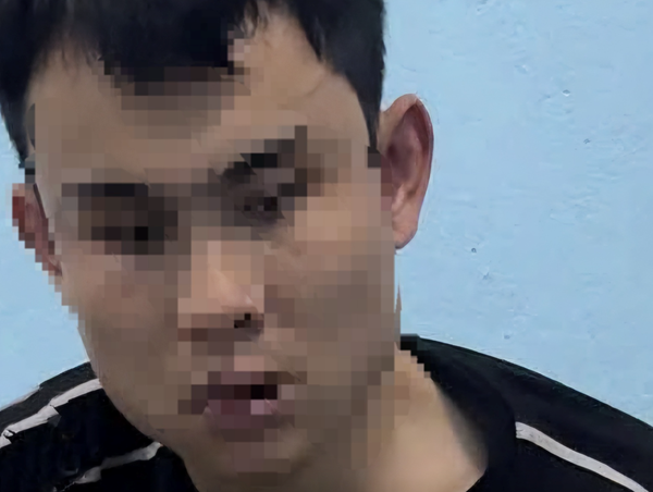 Bắt đối tượng lừa hàng chục người đặt mua vé máy bay qua mạng