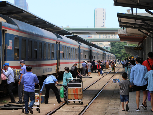 Vé tàu Tết Nguyên đán 2025 chủ yếu còn ở các chặng ngắn và số lượng ít