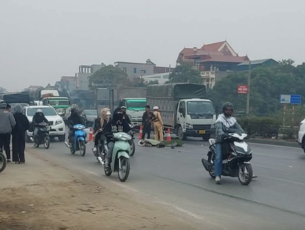 Va chạm xe container, nữ sinh viên đại học tử vong