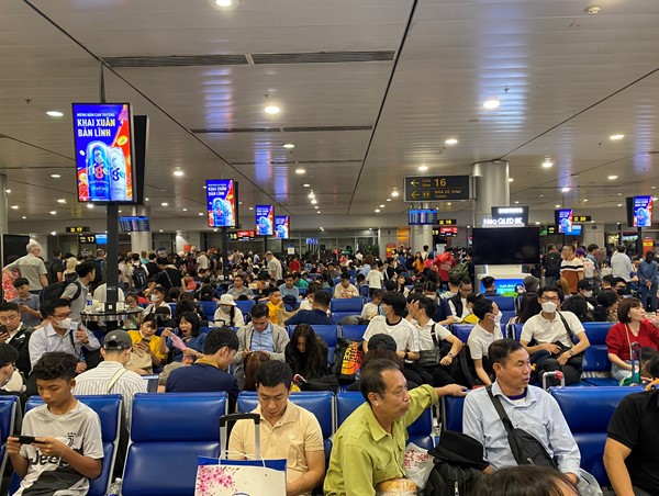 Sân bay Tân Sơn Nhất dự kiến phục vụ 4 triệu lượt khách dịp Tết Nguyên đán