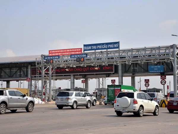 Tài xế bị phạt tới 3 triệu đồng khi tài khoản ETC hết tiền đi vào làn thu phí