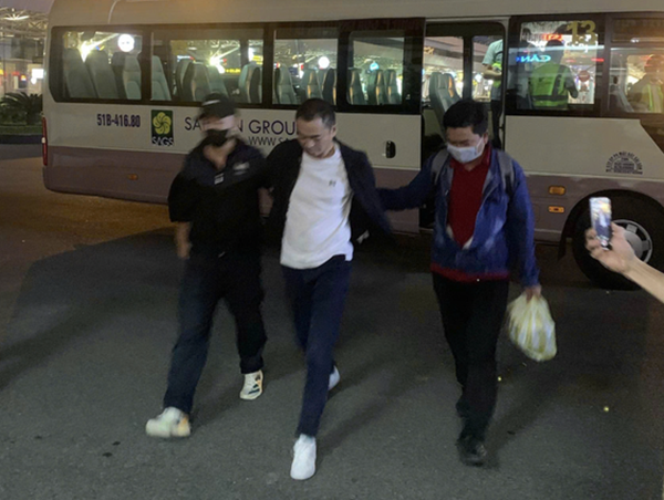 Cảnh báo loại hình tội phạm mới: người nước ngoài trộm cắp trên tàu bay