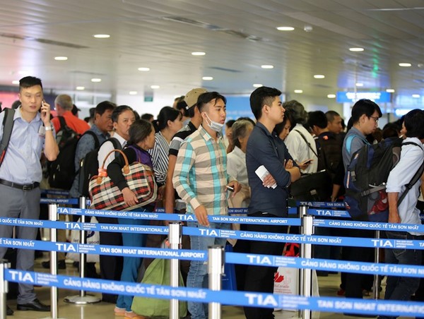 Sân bay Tân Sơn Nhất đón lượng khách kỷ lục trong ngày 25 Tết