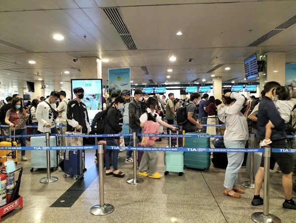 Sân bay Tân Sơn Nhất thông thoáng bất ngờ trong ngày 26 Tết 