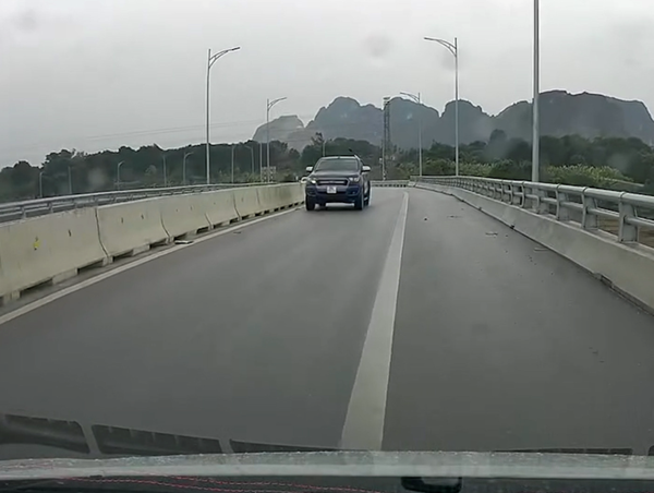 Tài xế đi ngược chiều bị phạt 19 triệu đồng trong ngày 28 Tết