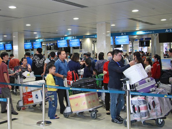 Cảng hàng không Tân Sơn Nhất đón hơn 110.000 lượt khách trong ngày mùng 1 Tết