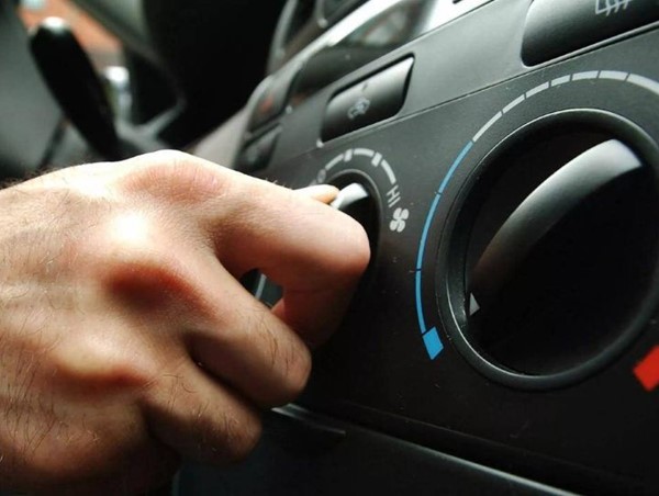 Cách giảm nồm ẩm bên trong xe ô tô cực đơn giản, hiệu quả