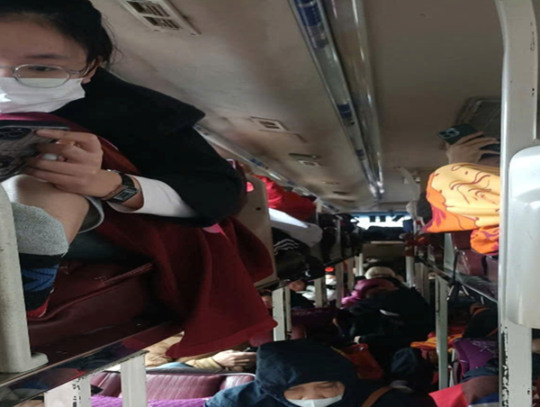 Xe khách 40 chỗ nhồi nhét gần 60 người bị phạt 40 triệu đồng