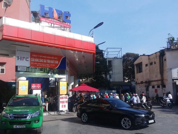 Giá xăng RON 92 tăng, RON 95 giảm từ chiều ngày 6/2