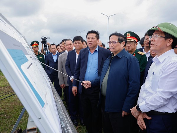 Thủ tướng yêu cầu sớm kêu gọi đầu tư sân bay Chu Lai
