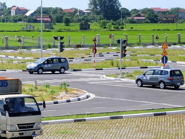 Bàn giao nhiệm vụ sát hạch, cấp bằng lái xe về Bộ Công an dự kiến trước 19/2