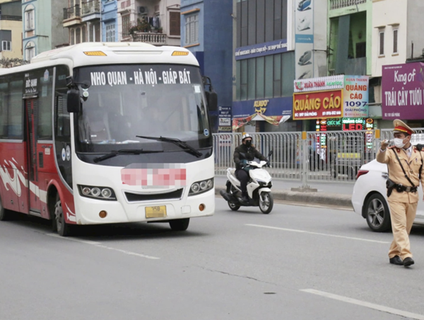 Kiểm soát chặt hoạt động vận tải đường bộ để kiềm chế tai nạn giao thông