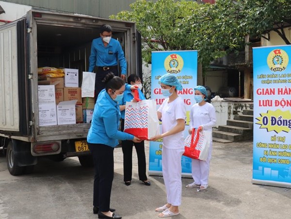 Tình người trong đại dịch