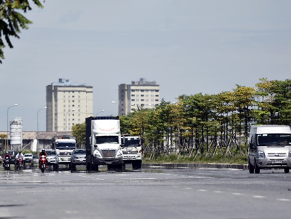 Thời tiết hôm nay 2/6: Hà Nội nắng nóng gay gắt trên 40 độ C, đề phòng sốc nhiệt