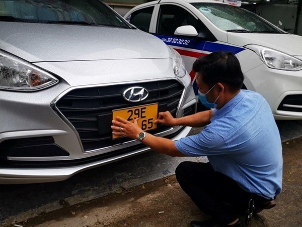 Hà Nội: Đề nghị chủ xe kinh doanh vận tải đổi sang biển số vàng