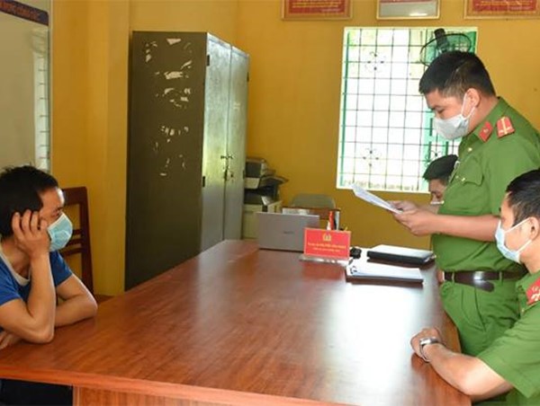 Phạt 7,5 triệu đồng đối tượng lăng mạ CSGT trên Facebook