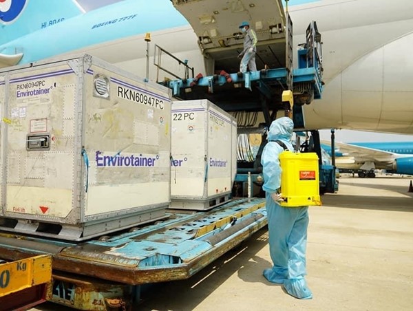 Ưu tiên không lưu cho các chuyến bay vận chuyển vaccine COVID-19