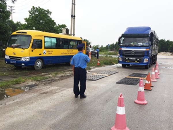 Hơn 1.100 xe chở quá tải bị xử phạt trong tháng 5