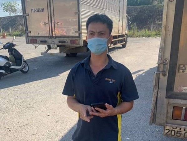 Phạt 4 triệu đồng, tước GPLX 3 tháng tài xế vượt chốt kiểm soát để chuyển hàng 