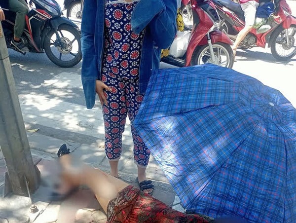 Người phụ nữ gãy gập cổ chân vì áo chống nắng bị cuốn vào bánh xe