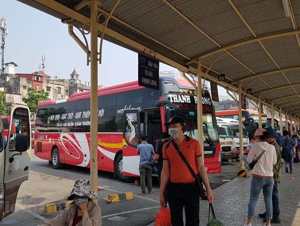 Hà Nội tạm dừng vận tải hành khách đến 14 tỉnh, thành phố
