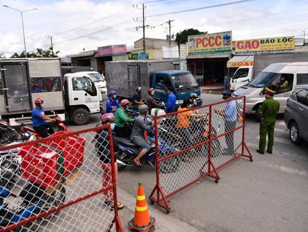 Hơn 8.000 xe được TP Hồ Chí Minh cấp giấy nhận diện phương tiện