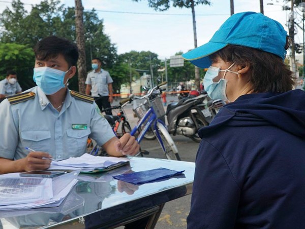 Giãn cách xã hội theo Chỉ thị 16: 4 vi phạm dễ mắc phải và mức phạt cụ thể