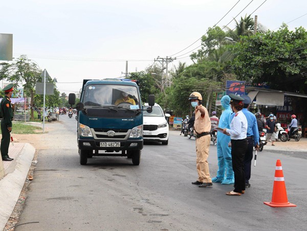 Yêu cầu CSGT không lơ là trong công tác phòng, chống dịch 