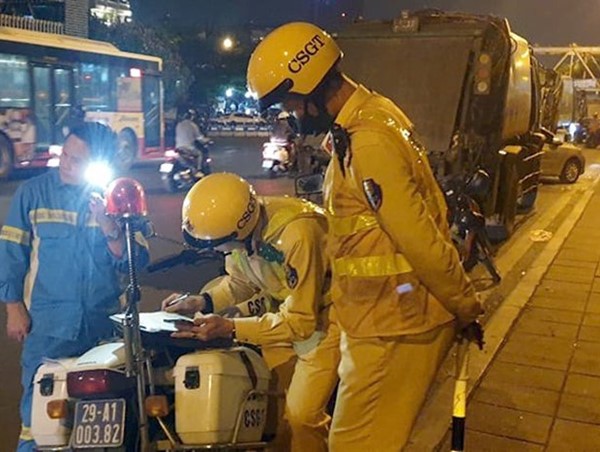 Hà Nội công khai danh sách xe thu gom, vận chuyển rác được hoạt động ban ngày trừ giờ cao điểm