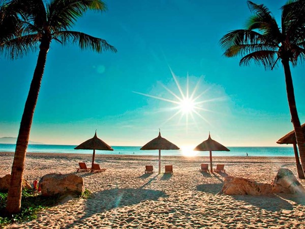 Đà Nẵng tạm dừng hoạt động tắm biển, thể thao, cắt tóc từ 15/7