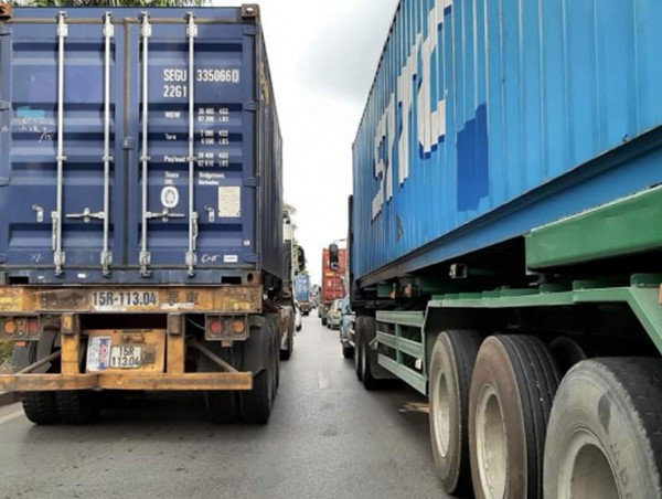 Xử lý nghiêm tình trạng xe tải né trạm thu phí gây mất ATGT trên tỉnh lộ 379