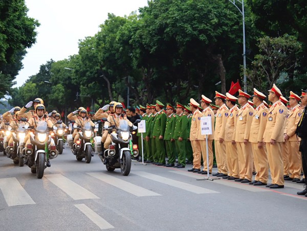 Triển khai Chương trình truyền thông “Vì An toàn giao thông Thủ đô năm 2021“