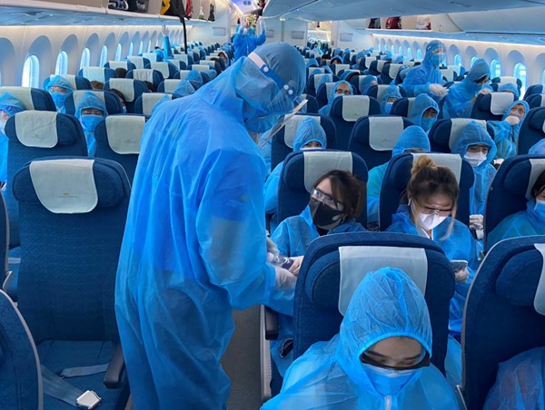 Đưa người dân từ TP Hồ Chí Minh về địa phương bằng máy bay