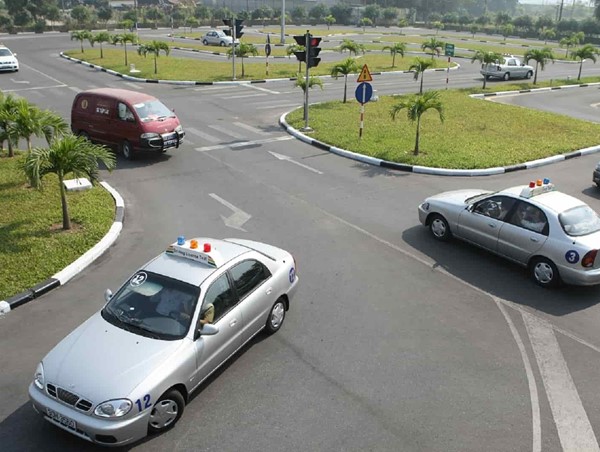 Hà Nội dừng sát hạch lái xe để phòng, chống COVID-19