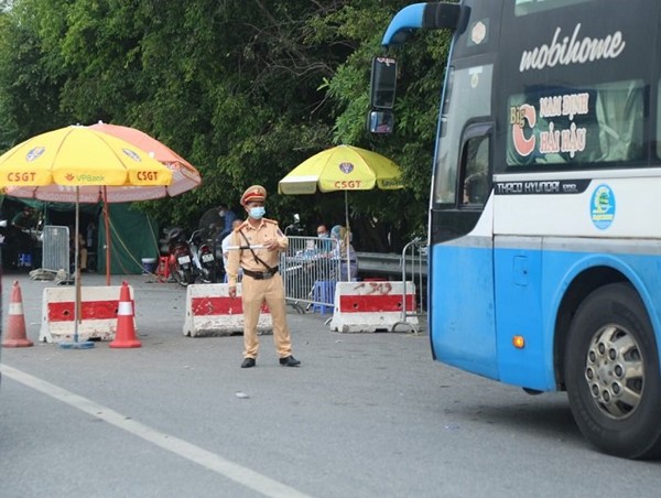 Sau chỉ đạo của Chủ tịch UBND TP Hà Nội: Giảm ùn ứ tại các chốt kiểm soát cửa ngõ