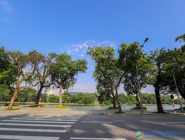 Hà Nội trong ngày đầu thực hiện giãn cách xã hội