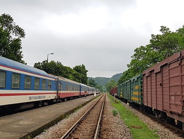 Đường sắt lập tàu chuyên biệt đưa 3.000 người Hà Tĩnh về từ phía Nam