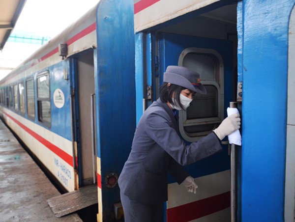 Ngành đường sắt dừng đón, trả khách tại ga Hà Nội