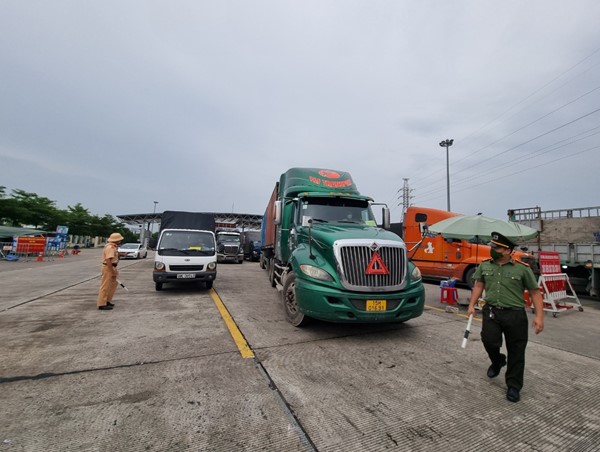 Tổng cục Đường bộ Việt Nam: Yêu cầu thực hiện nghiêm việc tạm dừng thu phí BOT