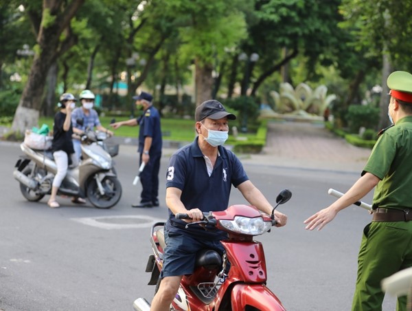 Xử phạt nhiều trường hợp vi phạm các quy định về giãn cách xã hội