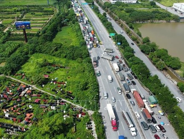 Đề nghị bố trí CSGT dẫn đoàn xe vận tải theo luồng xanh, giải tỏa ùn tắc cho Hà Nội
